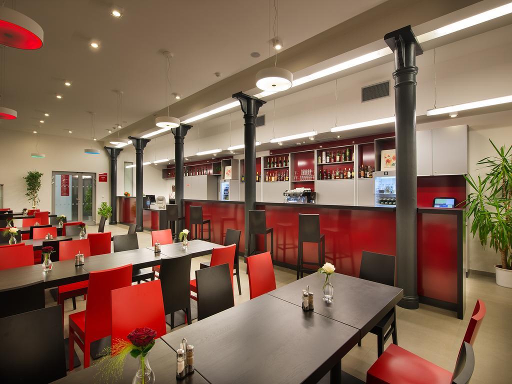 Ea Business Hotel Jihlava Kültér fotó