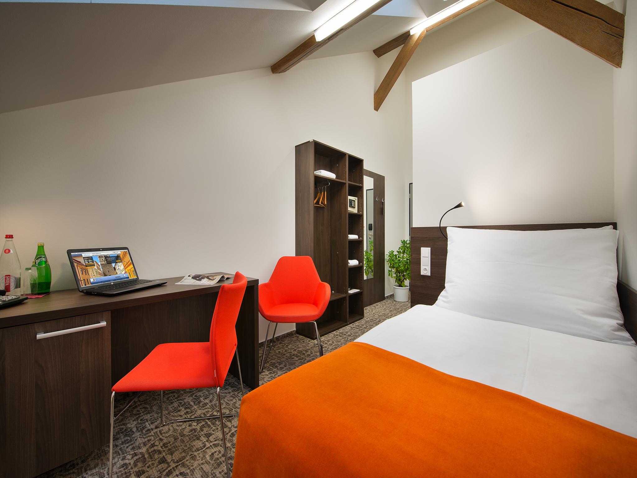 Ea Business Hotel Jihlava Kültér fotó