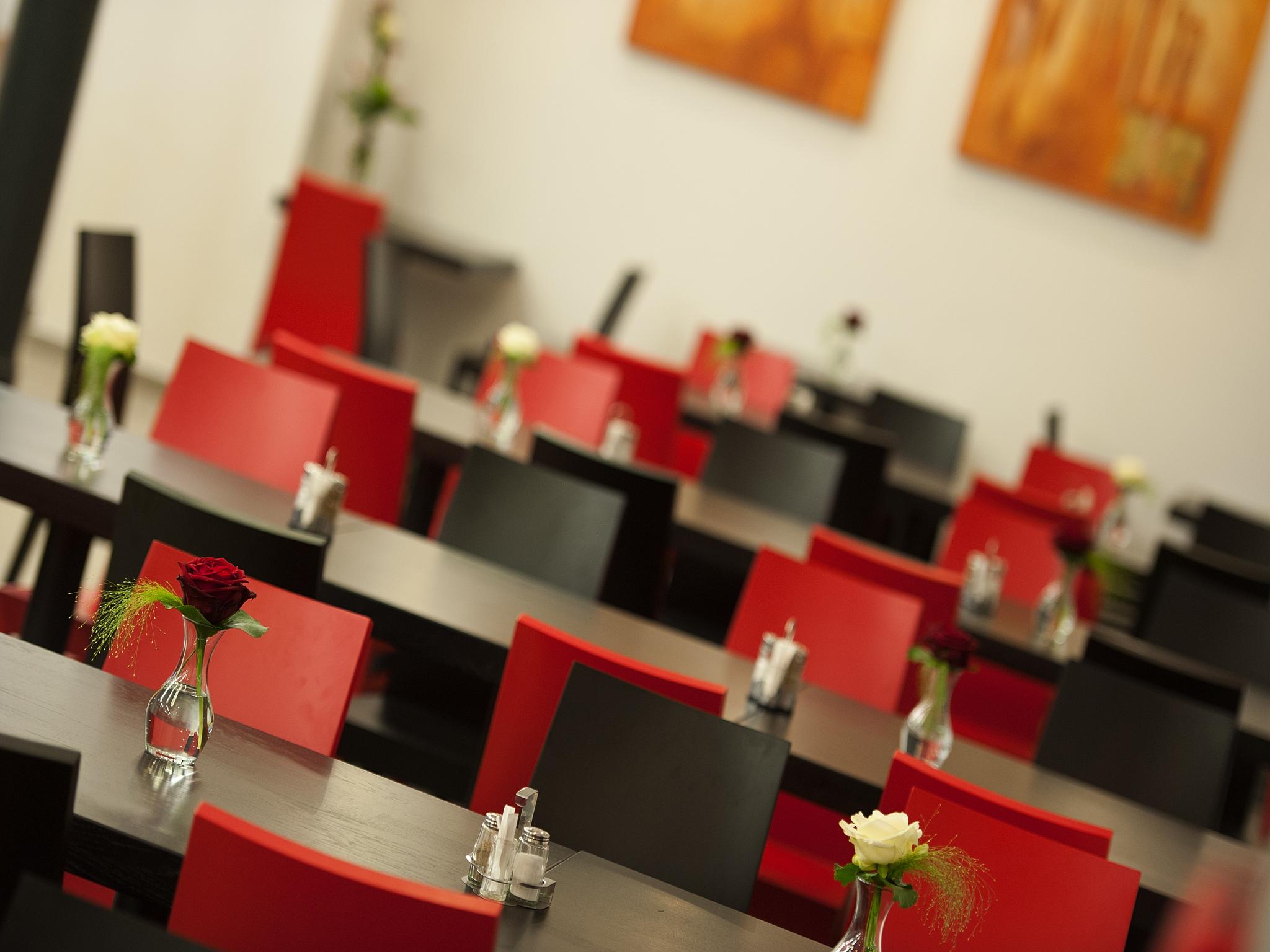 Ea Business Hotel Jihlava Kültér fotó