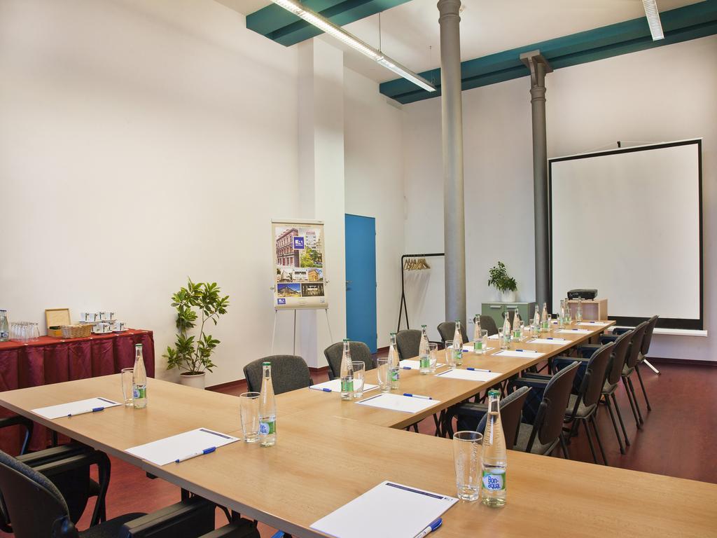 Ea Business Hotel Jihlava Kültér fotó