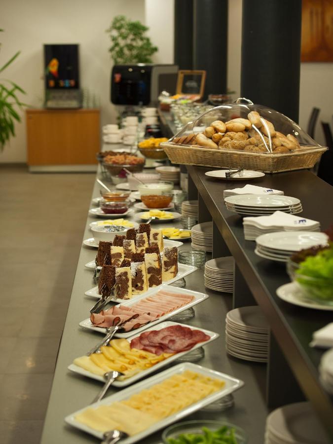 Ea Business Hotel Jihlava Kültér fotó