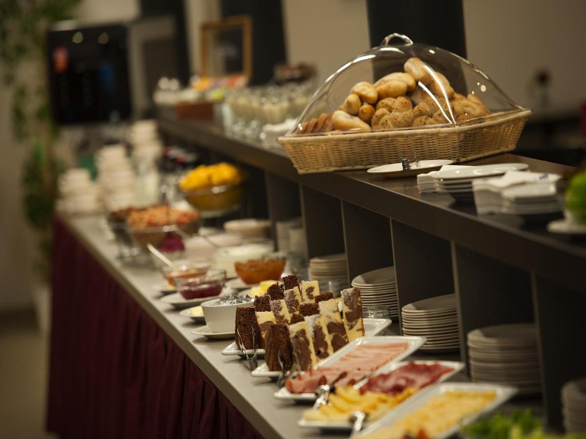 Ea Business Hotel Jihlava Kültér fotó
