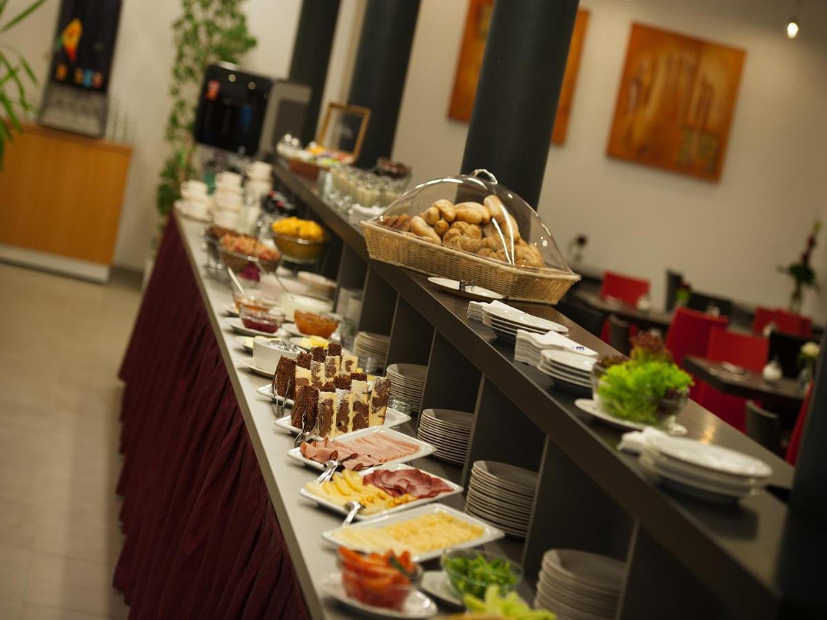 Ea Business Hotel Jihlava Kültér fotó
